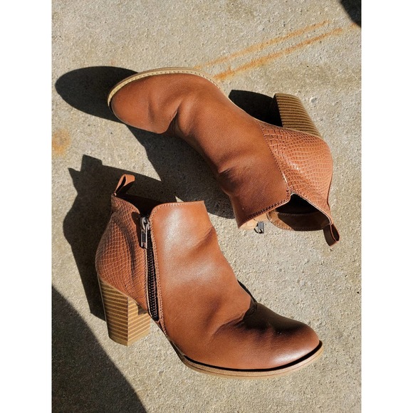 EuroSoft Cognac Ankle Booties Zippered Sz 8 - Picture 4 of 8